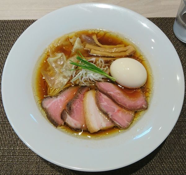 「特製中華蕎麦＜醤油＞」@宍道湖しじみ中華蕎麦 琥珀 東京本店の写真