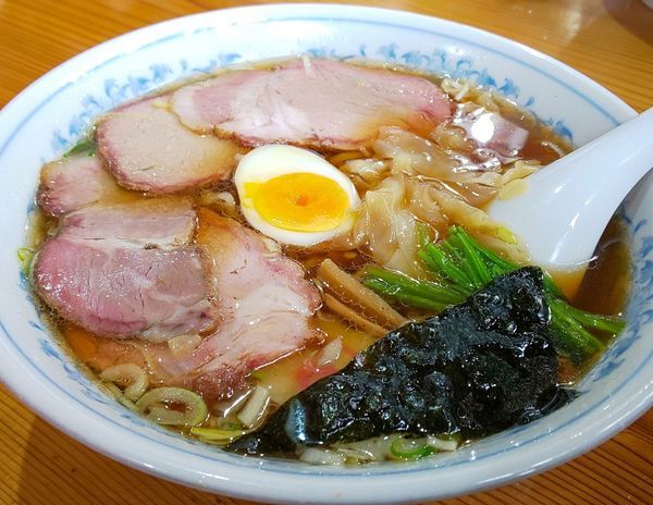 「チャーシューワンタン麺　950円」@手打ラーメン ふくふくの写真