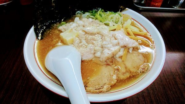 「ラーメン(小・こい口・身入りＷ)+海苔」@手打ち中華そば 酒田の写真