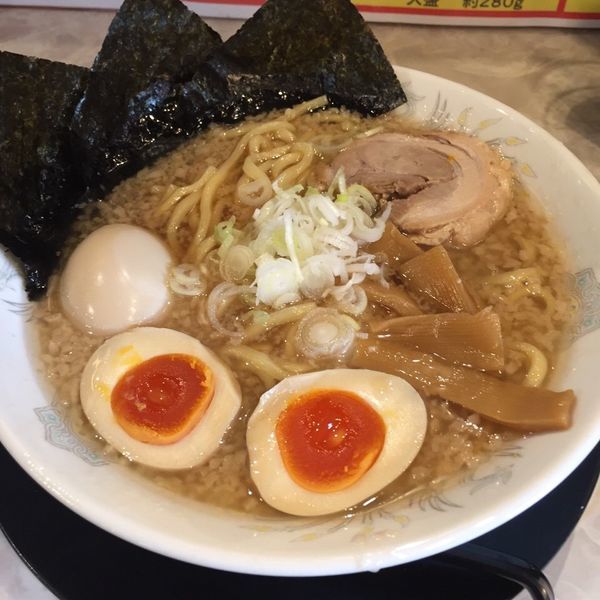 「煮干しラーメン太麺+味玉」@麺屋けんしんの写真