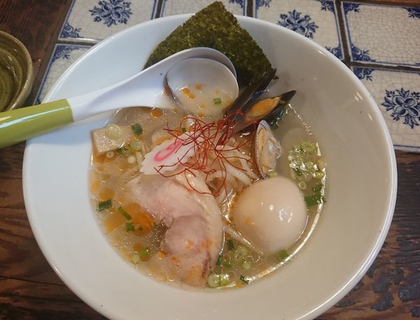 「貝ダシ塩らぁ麺」@麺処いっ歩の写真