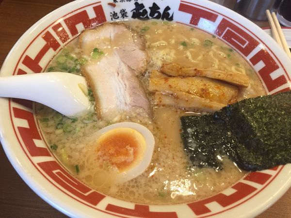 「東京豚骨ラーメン」@屯ちん 池袋西口店の写真
