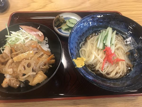 「豚肉スタミナ丼と冷やしらーめん 700円」@マルイチ 神田軒の写真