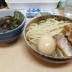 冷やしつけ麺醤油　大盛り　800円