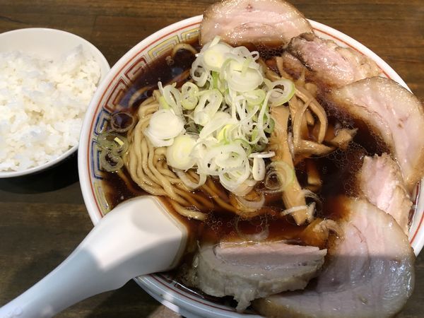 「肉中華そば＋半ライスサービス」@丸中華そばの写真