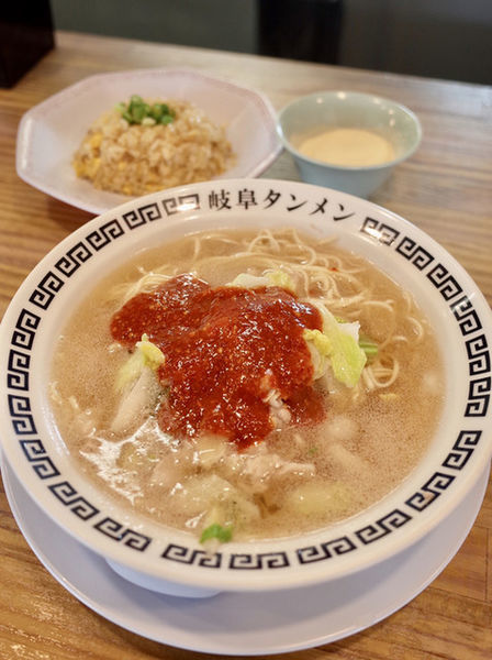 「半チャンセット…930円＆ホエイプロテイン…＋200円」@岐阜タンメン 岐阜本店の写真