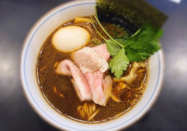 「【気まぐれ限定】四つ葉ブラック」@中華そば 四つ葉の写真