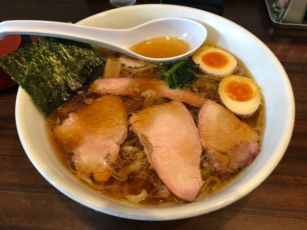 「手打中華そば 味玉入り」@白河手打中華 賀乃屋の写真