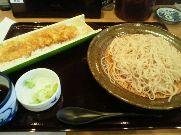 「まかない十割そばセット 798円+税、そば大盛無料」@十割そば会 福島西口本店の写真