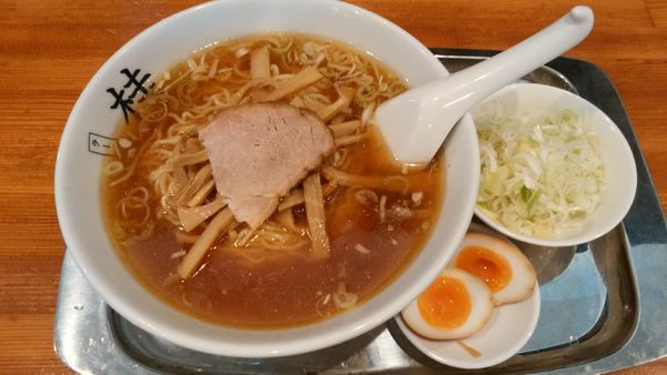 「ラーメン(中1.5玉)¥800＋味玉¥100＋長葱¥100」@煮干しだし醤油ラーメン 桂の写真