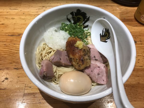 「フォアグラ油そば＋クーポン味玉」@満鶏軒の写真