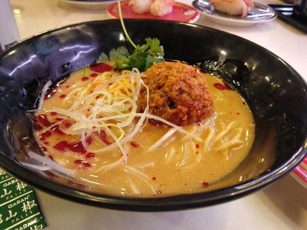 「濃厚冷やし担々麺４１０円」@はま寿司 イオン大宮店の写真