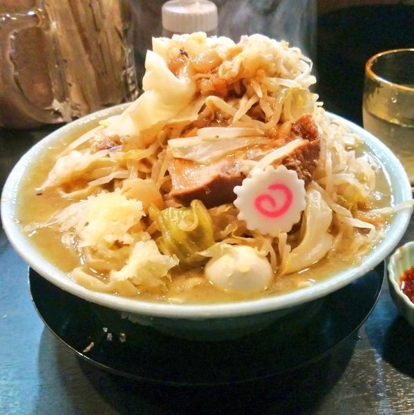 「ラーメン　麺の量：普通　にんにく」@自家製麺 No11の写真