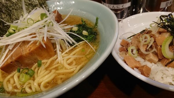 「角煮ラーメン」@横浜家系ラーメン銀家 伊勢佐木町店の写真