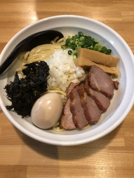 「【限定】油そば（塩）」@つけめん・まぜそば むじゃきの写真