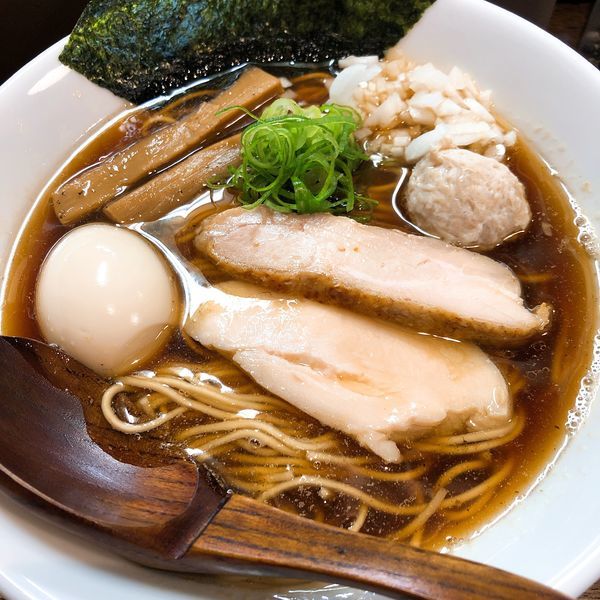 「煮干しらーめん ¥700＋味玉 ¥100」@らーめん チキントの写真