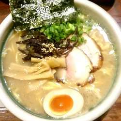 響らぁめん  780円