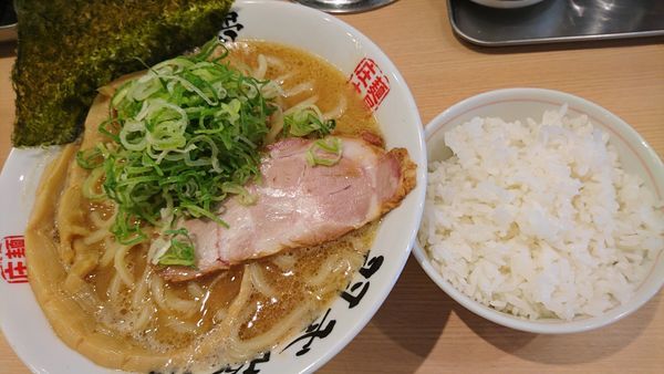 「らーめん、ライス」@麺屋 庄太 赤坂店の写真