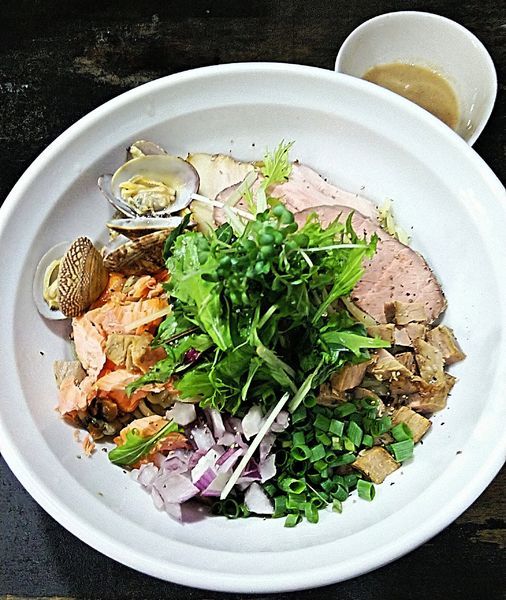 「(限定)鮭の燻製油そば 800円」@らぁめん こはくの写真