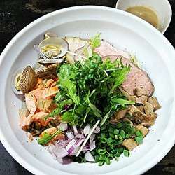 (限定)鮭の燻製油そば 800円