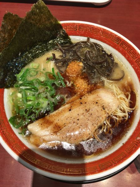 「黒らーめん」@博多らーめん ばりかた屋 与野店の写真