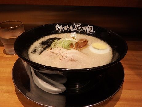 「嵐げんこつらぁめん（塩味）」@らあめん花月嵐 青葉台駅前店の写真