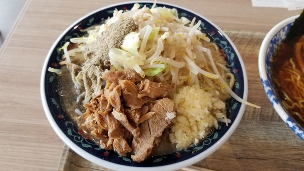 「ニボジロー　麺大盛　野菜、脂、ニンニク増し」@凌駕IDEA イオンモール松本店の写真