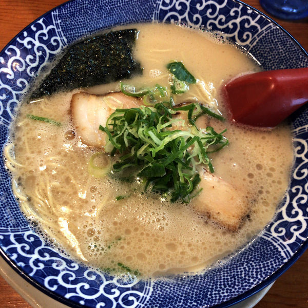 「博多とんこつ（なま）　500円」@博多ラーメン鶴亀堂 太田新井町店の写真
