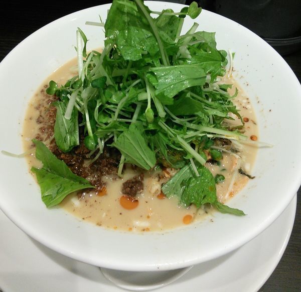 「【期間限定】野菜たっぷり冷やし担担麺　１１００円」@四川担担麺 阿吽 キッテグランシェ店の写真