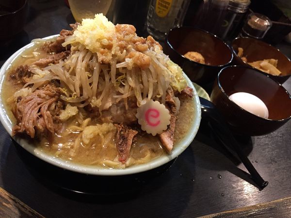 「豚増しラーメン(ちょい野菜ニンニク)＋とろり味玉他」@自家製麺 No11の写真