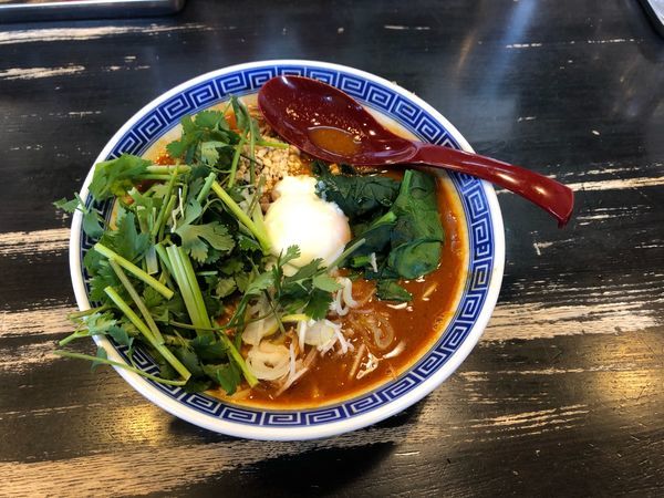 「坦々麺パクチーのせ」@ラーメン サカモトの写真