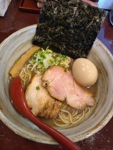 「煮干しそば (醤油) 780円 味玉(ラーパス)」@麺屋 照の坊の写真