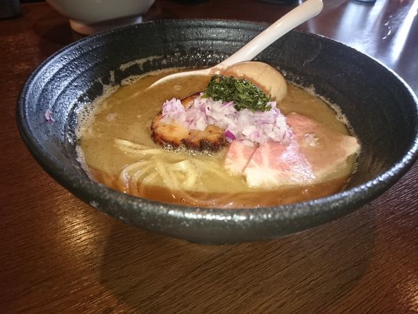 「ノドグロ白湯そば」@麺処 青野の写真