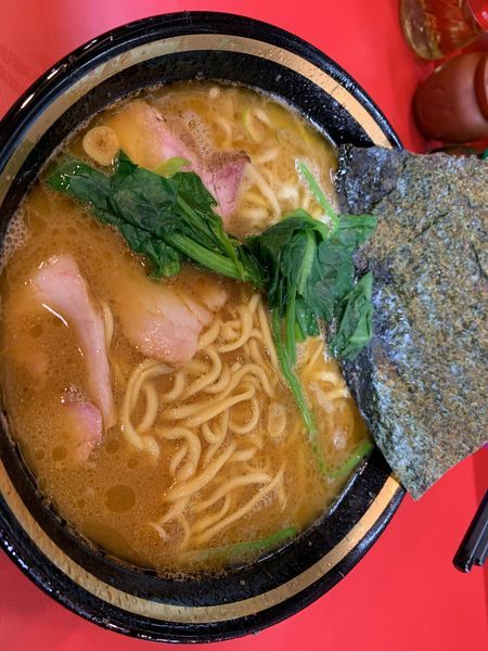 「ラーメン中盛」@家系総本山 ラーメン吉村家の写真