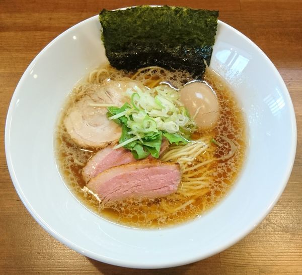 「鴨だし醤油ラーメン＋味玉」@鳴馬良の写真