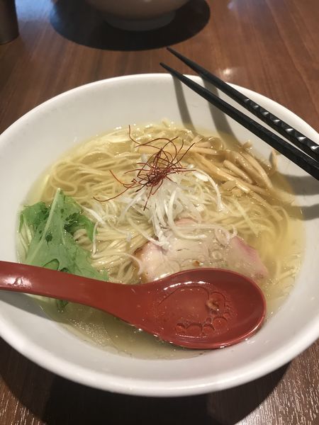 「香彩鶏だし塩ラーメン」@麺屋 翔 品川店の写真