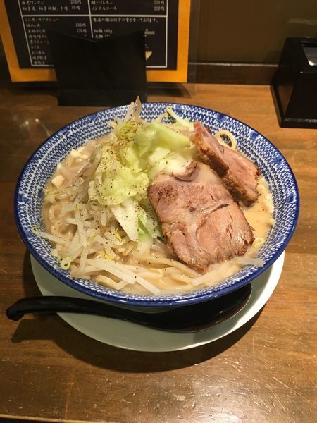 「食べ二郎らーめん（醤油）＋ニンニク」@麺屋 食べいろの写真