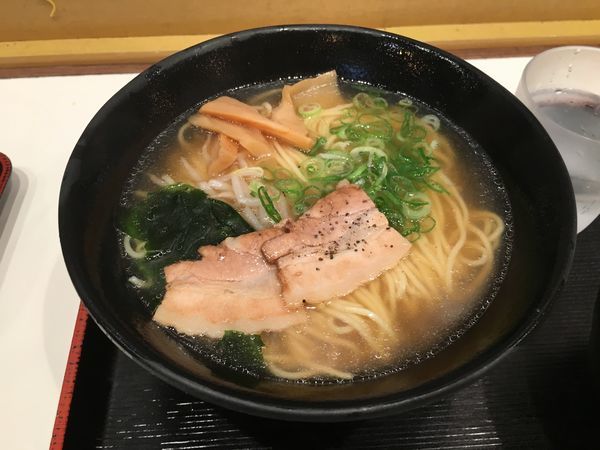「醤油ラーメンワンコインセット」@うまかラーメンの写真