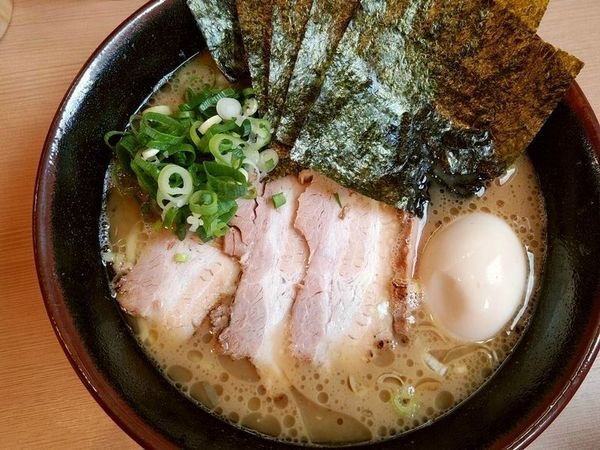 「特製とんこつ」@ラーメン栄楽の写真