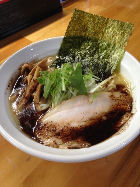 「三流ラーメン 香味油 680円」@熱い三流の写真