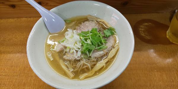 「比内地鶏と名古屋コーチンのラーメン（塩）」@らーめん 波の花の写真