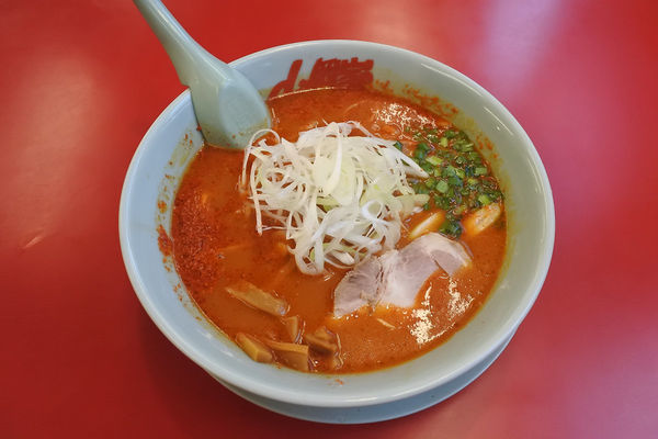 「【期間限定】地獄の激辛ラーメン￥８７０」@ラーメン山岡家 石岡店の写真