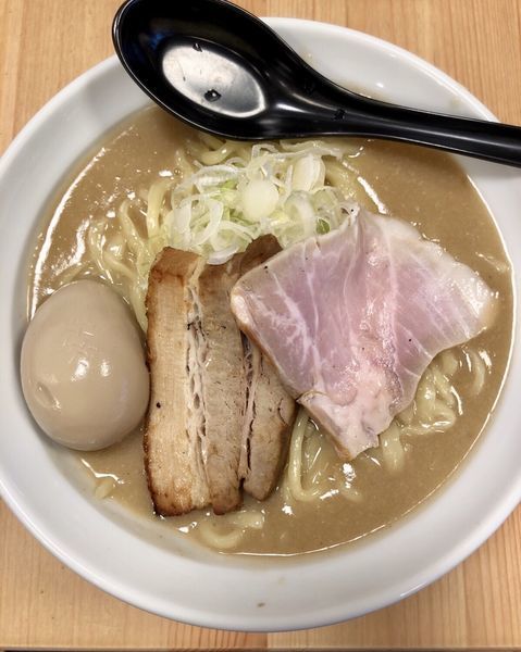 「味玉ド豚骨」@ド豚骨 貫の写真