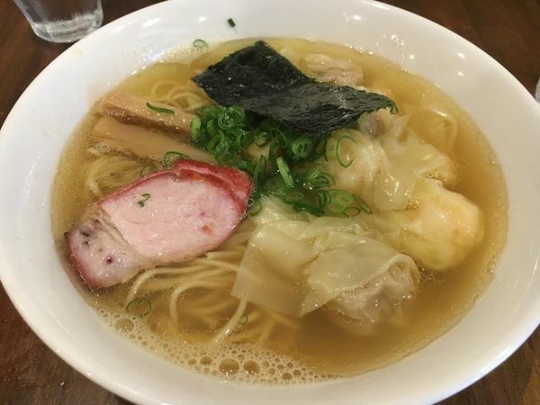 「特製雲吞麺（白だし）」@支那そば 大和 稲荷町本店の写真