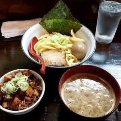 味玉つけ麺and子豚飯(๑•̀ㅁ•́๑)✧