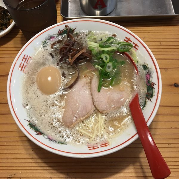 「ラーメンこってり味玉 Aセット(半チャーハン)」@福間ラーメン ろくでなし 新宮店の写真