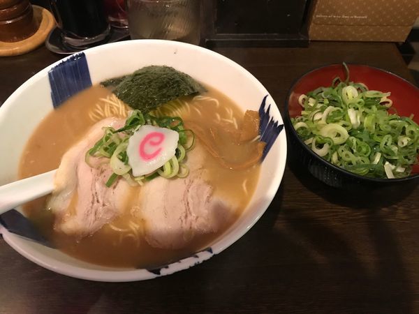 「豚骨ラーメン、ネギ追加」@とんこつらーめん 頑々坊子の写真