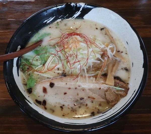 「濃厚しおらーめん（大盛無料）　850円」@麺場 風雷房の写真