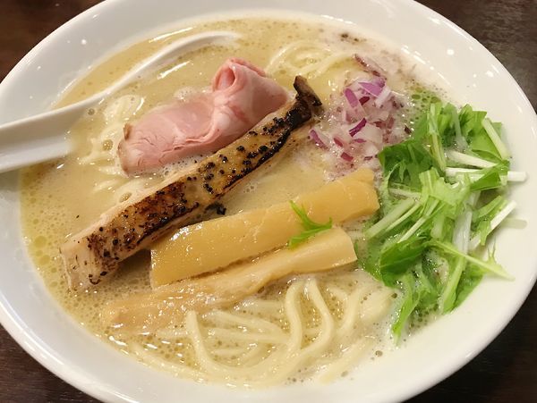 「濃厚鶏白湯らーめん」@麺場ニ寅 川越店の写真
