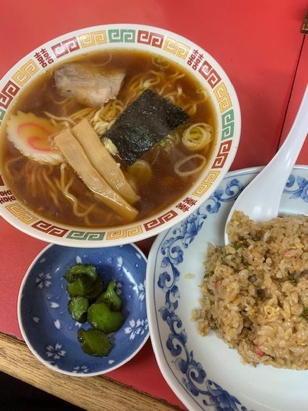 「ラーメン・半チャーハンセット 700円」@中華料理 新華楼の写真